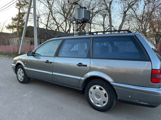 Volkswagen Passat foto 4