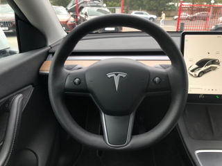 Tesla Model Y foto 9