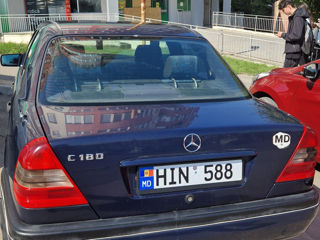 Mercedes C-Class foto 4