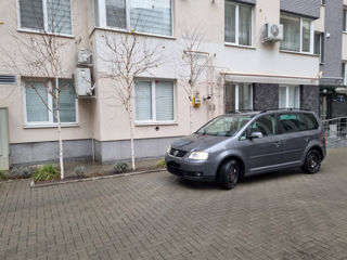 Volkswagen Touran foto 5