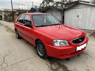 Hyundai Accent foto 6