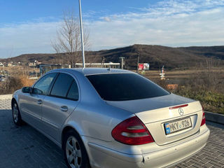 Mercedes E-Class foto 2