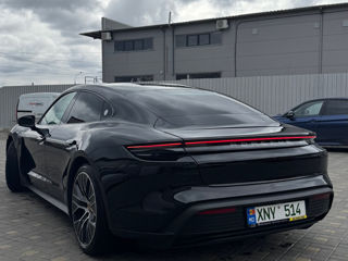 Porsche Taycan foto 4