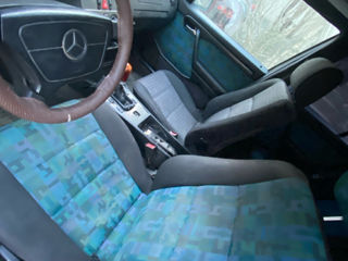 Mercedes C-Class foto 3