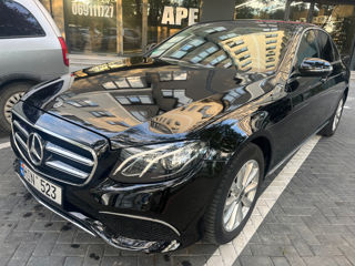 Mercedes E-Class foto 1