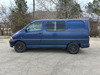 Toyota Hiace фото 2