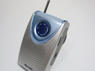 Винтажный портативный карманный радиоприёмник PHILIPS AE 1506 foto 2