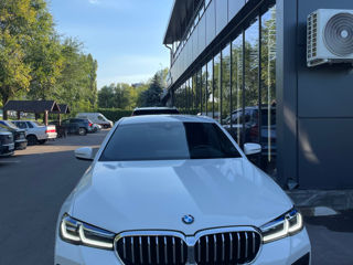 BMW 5 Series foto 3