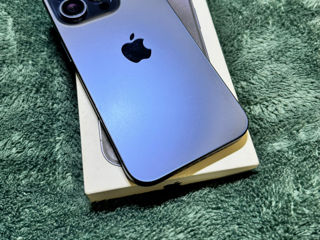 Продам iPhone 15 Pro на 128 ГБ.