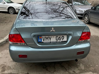 Mitsubishi Lancer foto 1