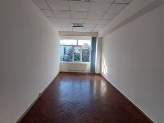 Oficiu de 20,20 m2 pentru 2-3 persoane pe str. Tighina 65 foto 2