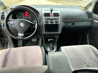 Volkswagen Touran foto 9