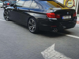 BMW 5 Series foto 8