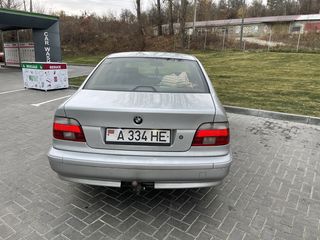 BMW 5 Series foto 6