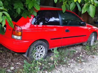 Mazda 323 foto 2