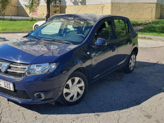 Dacia Sandero foto 2