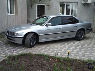 BMW 7 Series foto 3