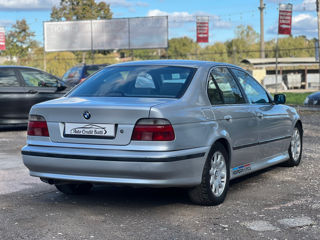 BMW 5 Series foto 8