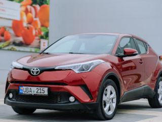 Toyota C-HR foto 1