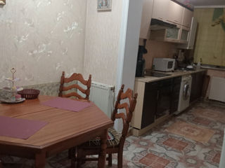 Apartament cu 2 camere, 65 m², Botanica, Chișinău foto 2