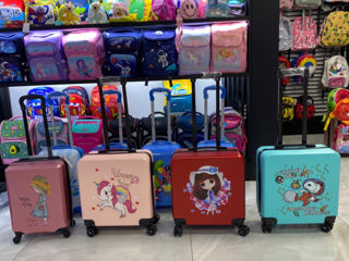 Огромный выбор детских чемоданчиков  на колесах и рюкзачков от фирмы Pigeon!! foto 14