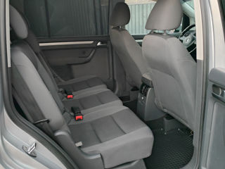 Volkswagen Touran foto 8