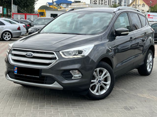 Ford Kuga foto 1