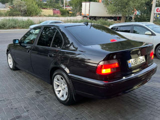 BMW 5 Series foto 4