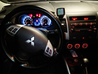 Mitsubishi Outlander foto 7