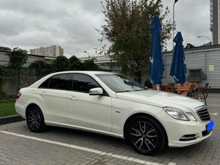 Mercedes E-Class foto 2