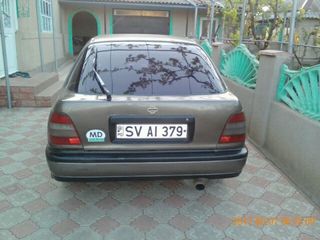 Nissan Sunny foto 5