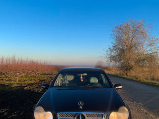 Mercedes C-Class foto 5