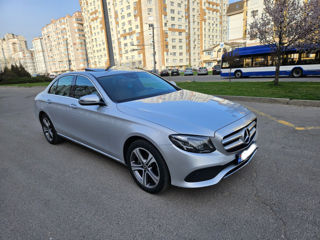 Mercedes E-Class foto 2