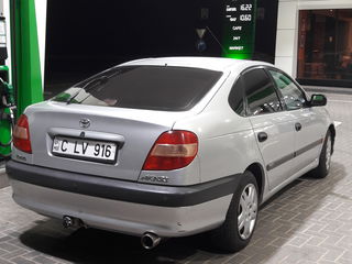 Toyota Avensis foto 3