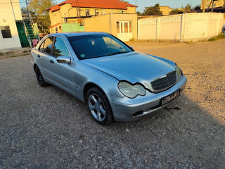 Mercedes C-Class foto 1