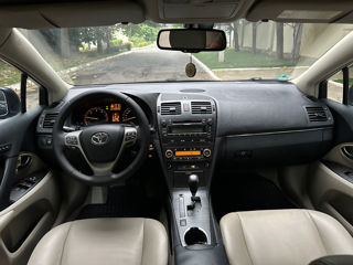 Toyota Avensis foto 7