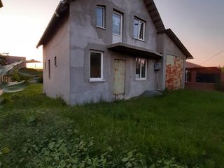 Casa nefinisata mai sus de dumbrava! Vizavi de Poiana Domnească. Proprietar foto 1