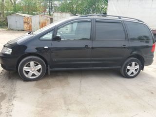 Volkswagen Sharan foto 1