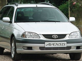 Toyota Avensis фото 1