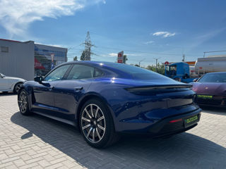 Porsche Taycan foto 2