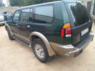 Mitsubishi Pajero Sport foto 2