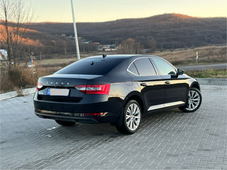 Skoda Superb foto 2