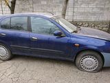 Nissan Almera foto 1