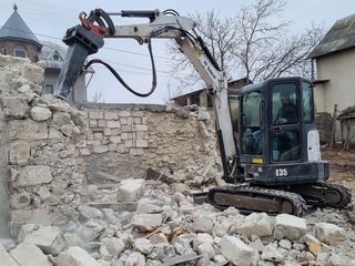 Excavator Servicii de demolare a construcțiilor Excavator Bobcat. foto 1