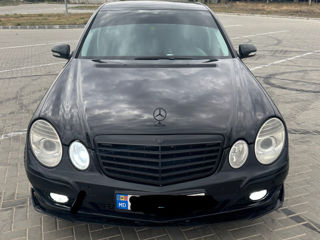 Mercedes E-Class foto 1