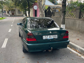 Mercedes C-Class foto 7