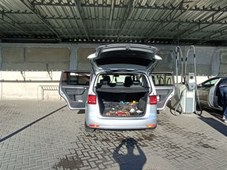 Volkswagen Touran foto 10