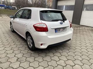 Chirie auto Prakat auto Chisinau  Prius Golf Skoda Auris Yaris Automat foto 2