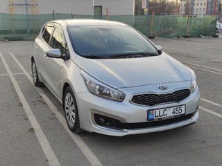 KIA Ceed foto 1