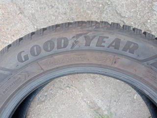 205 60 R16 Goodyear de iarna foto 5